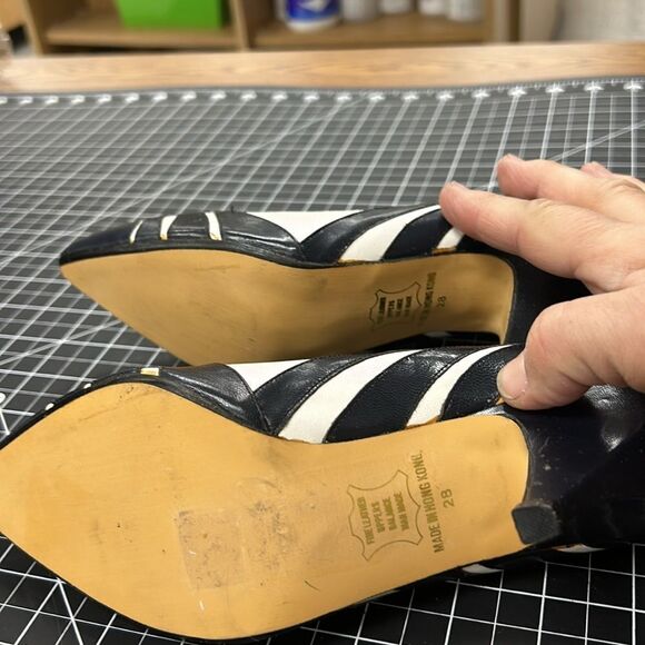 Vintage Jasmin Pumps Blue/White Striped Design 7 1/2B - Picture 4 of 8